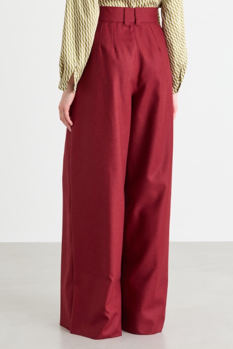 Pantalone a palazzo con pieghe