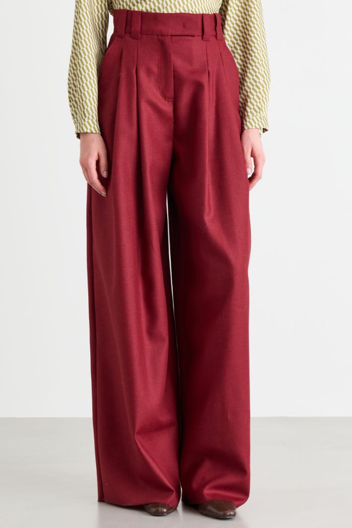 Pleated wide-leg trousers - BORDEAUX - Intrend - 2