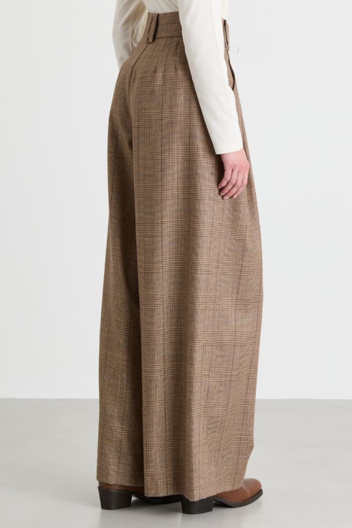 Pleated wide-leg trousers - CAMEL BROWN - Intrend - 4