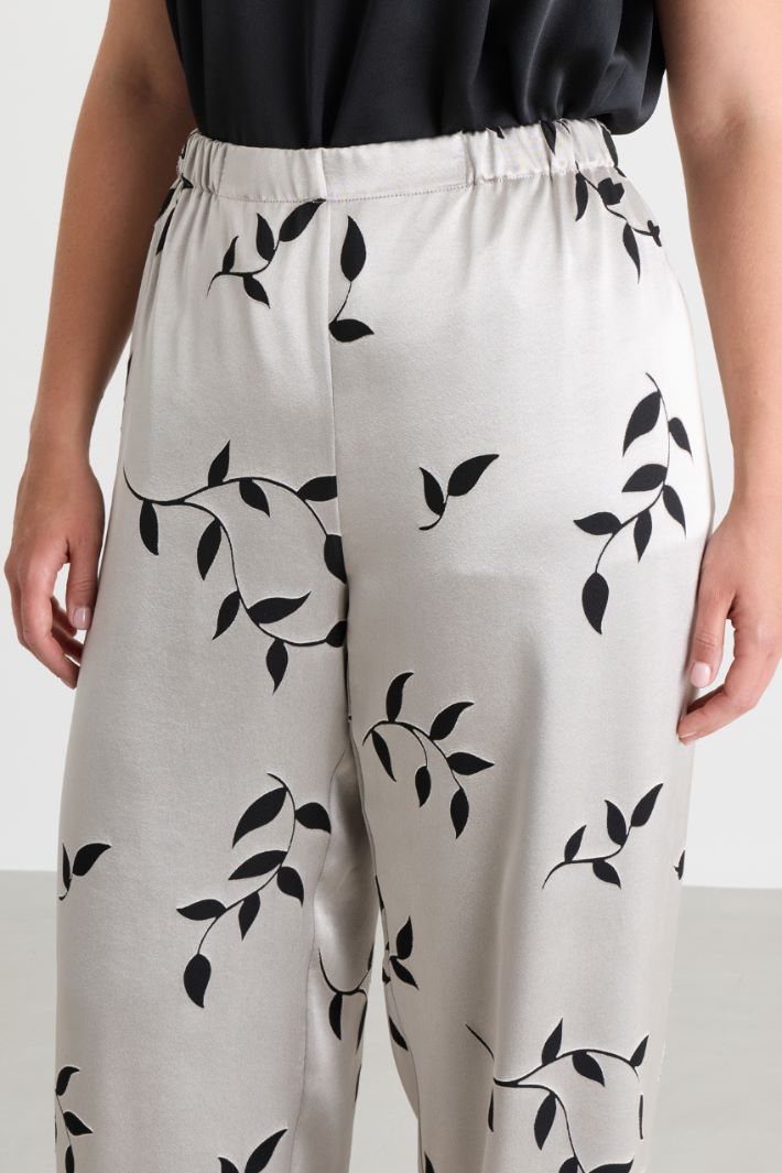 Wide-leg dévoré satin trousers - GREY - Intrend - 3