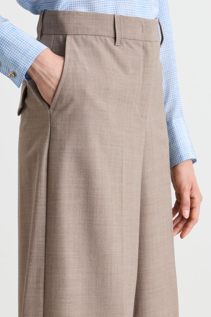 Bermuda in tela stretch - BEIGE - Intrend - 3