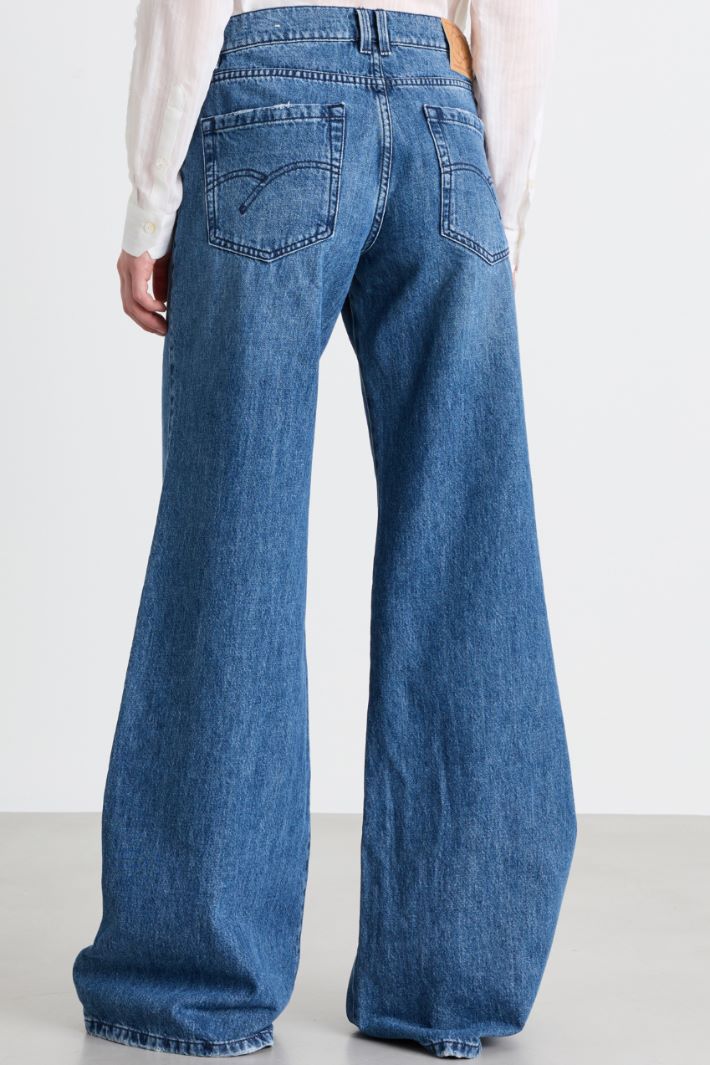 Low-rise wide-leg jeans - LIGHT BLUE - Intrend - 4