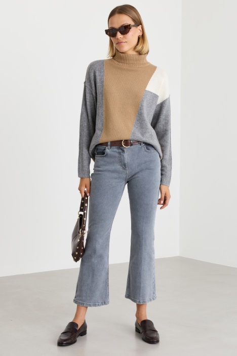Cropped Flare Jeans - Intrend