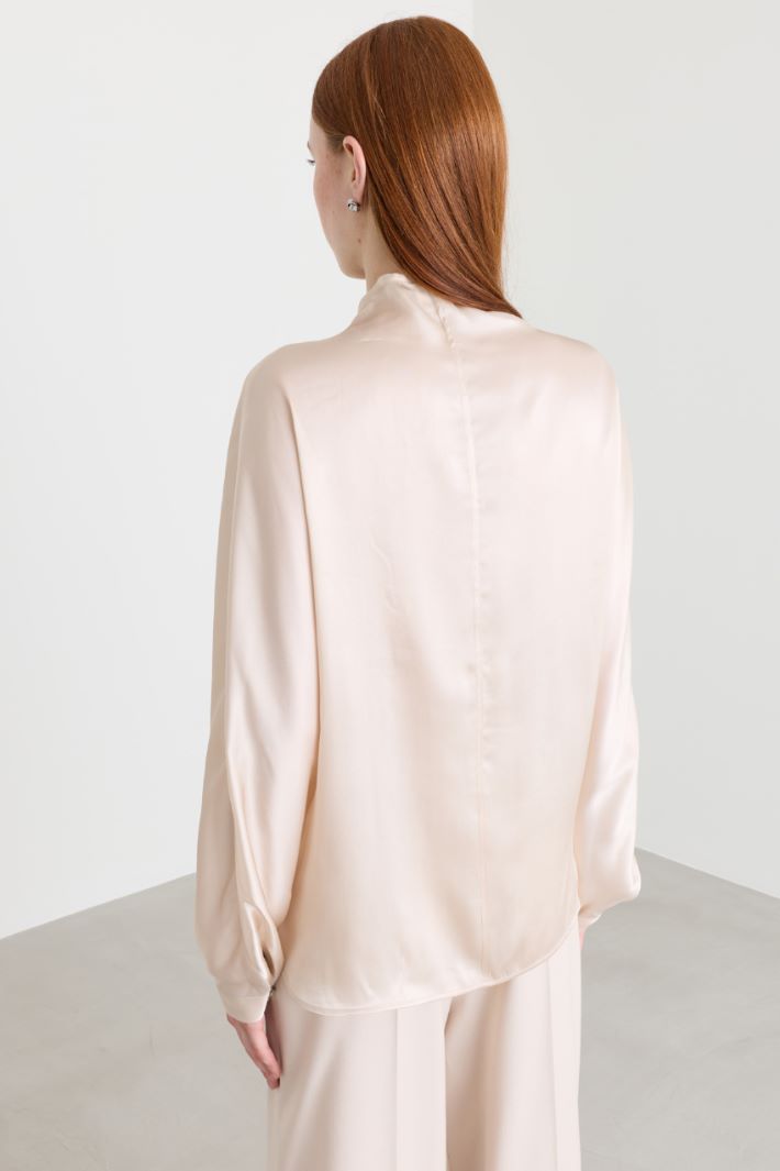 Blusa con collo rialzato - BEIGE - Intrend - 4