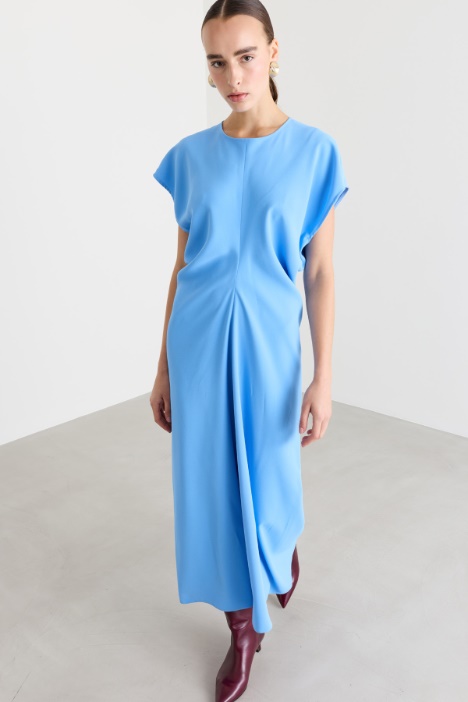 Abito drappeggiato con maniche a kimono