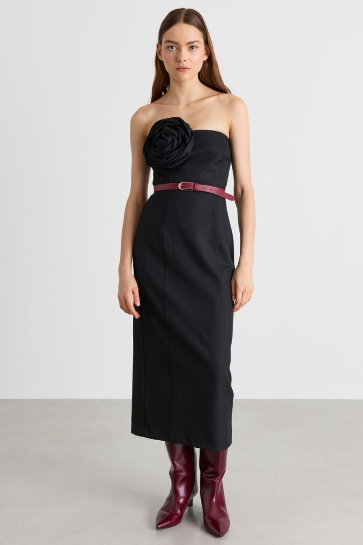 Bustier dress with oversized flower appliqué - BLACK - Intrend