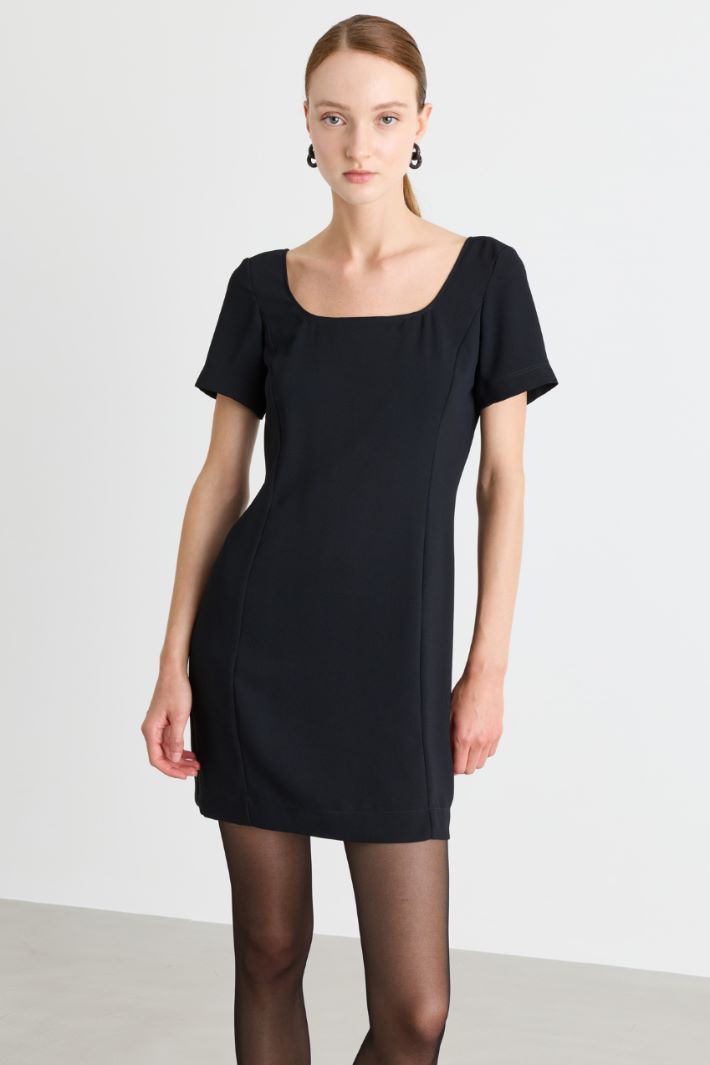 Semi-fitted crepe dress - BLACK - Intrend - 2
