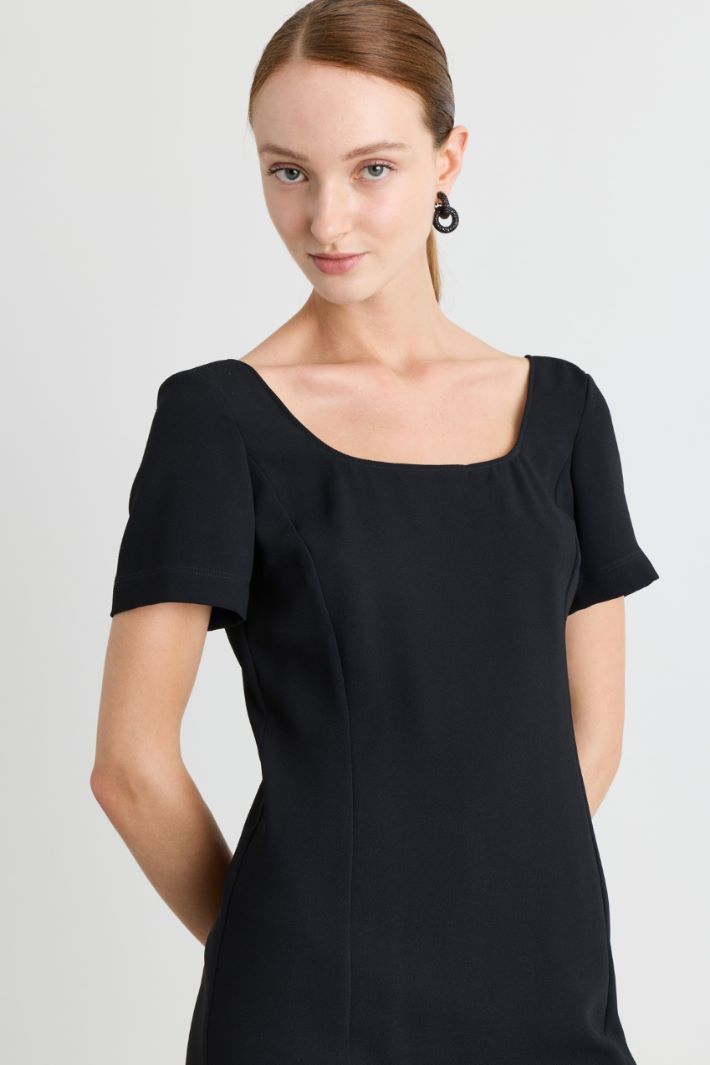 Semi-fitted crepe dress - BLACK - Intrend - 3