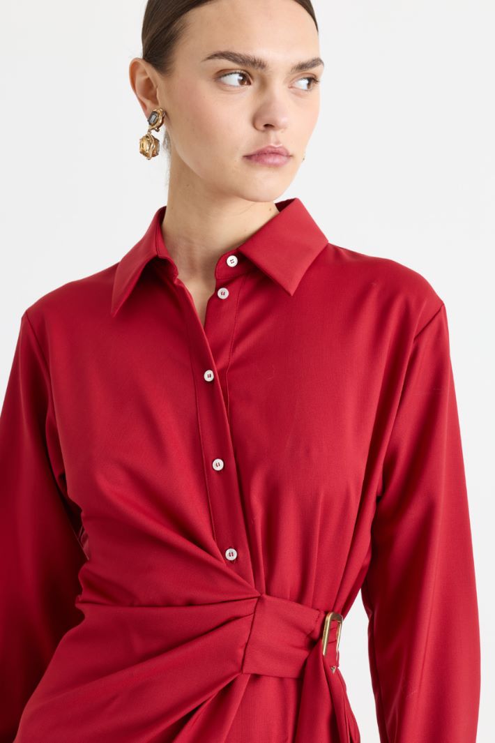Shirt dress with draping and side buckle - RED - Intrend - 3