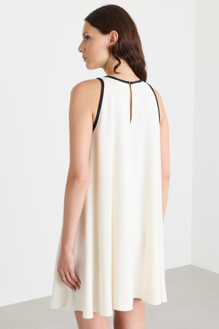 Short dress with contrast trim - WHITE - Intrend - 4