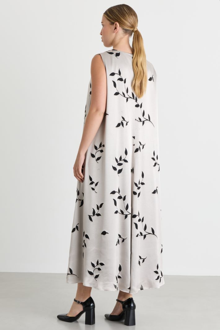 Dévoré satin dress - WHITE BLACK - Intrend - 4