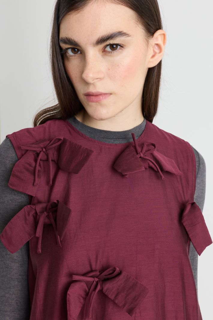 Sleeveless dress with bows - BORDEAUX - Intrend - 3