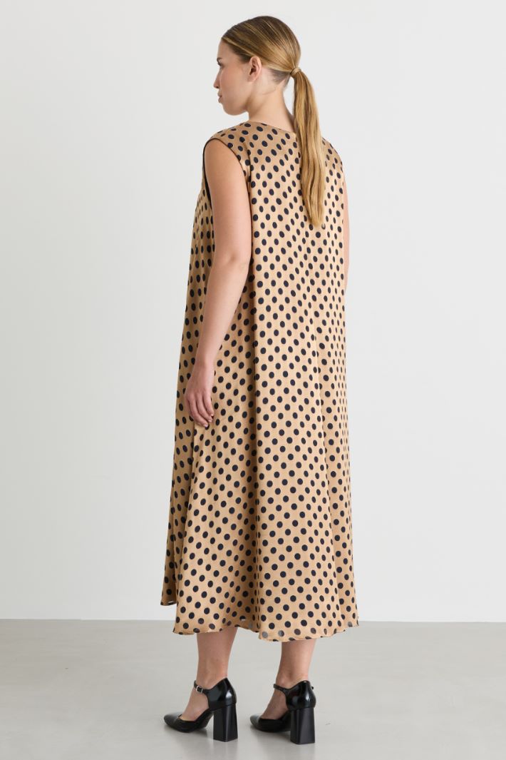 Long polka-dot dress - CAMEL - Intrend - 4