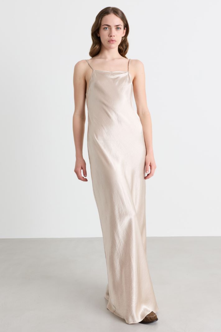 Long satin dress - BEIGE - Intrend - 2