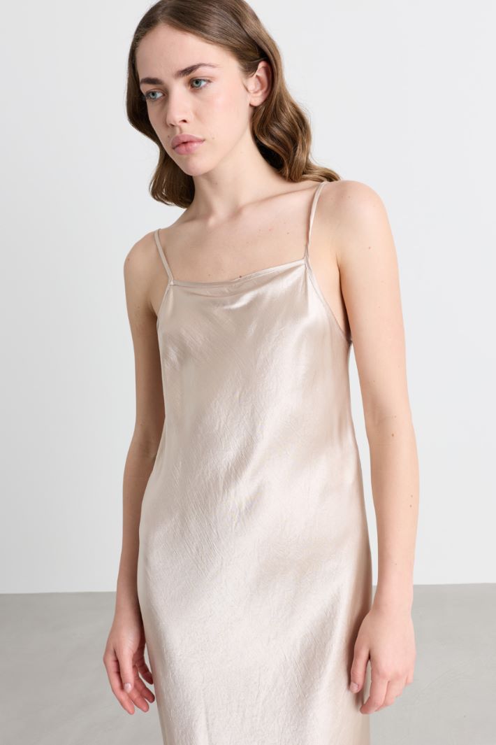 Long satin dress - BEIGE - Intrend - 3