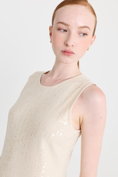 Abito smanicato con paillettes