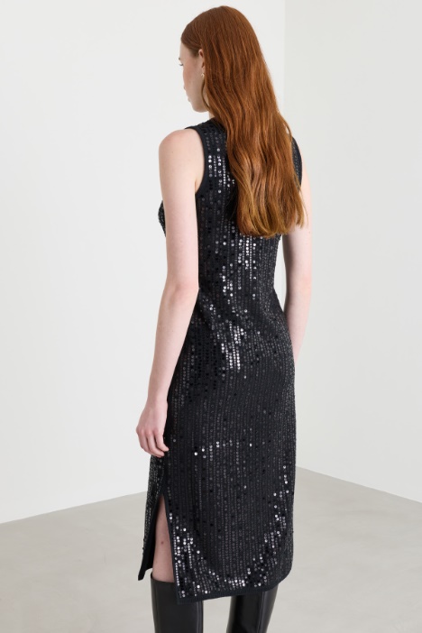 Abito smanicato con paillettes