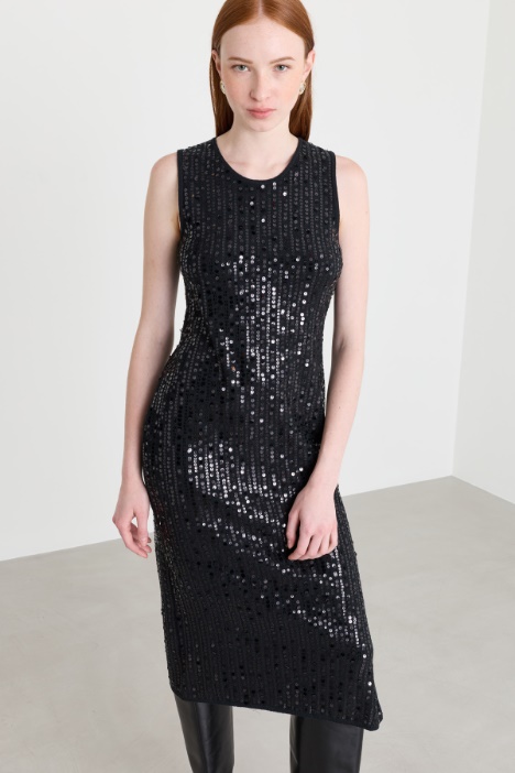 Abito smanicato con paillettes
