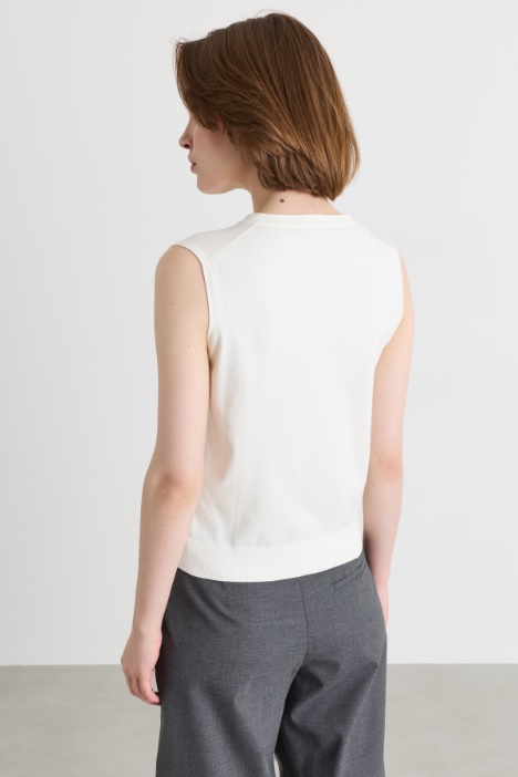 Gilet stretch con bottoni