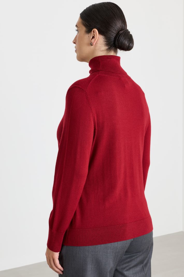 Semi-fitted roll-neck jumper - BORDEAUX - Intrend - 4