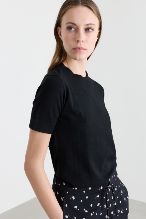 Maglia con colletto rimovibile e cristalli