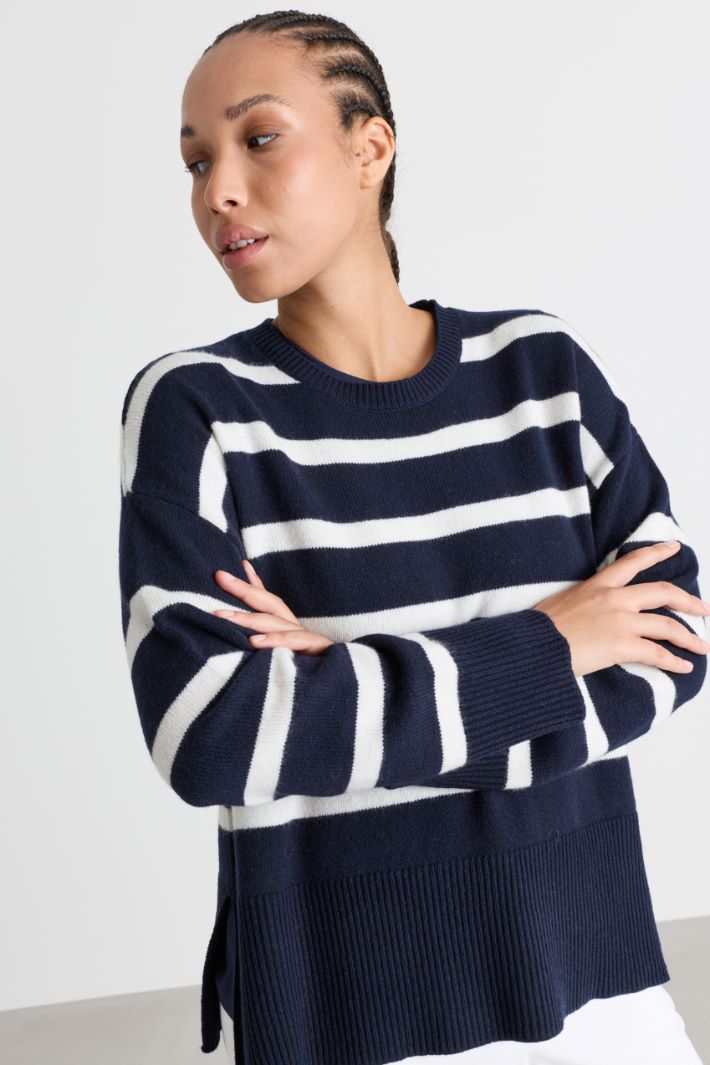 Boxy jumper with slits - BLUE WHITE - Intrend - 3