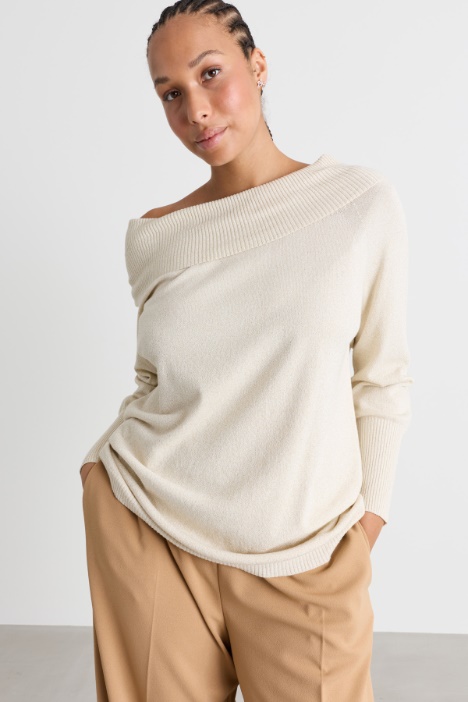 Off-the-shoulder top - Intrend