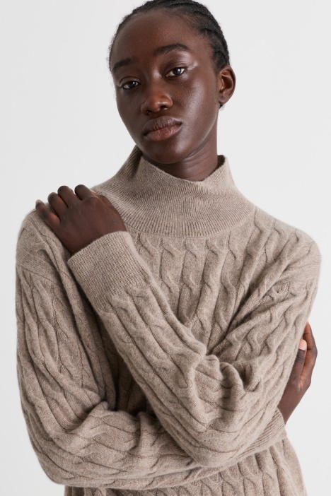 Maglia in lana e cashmere a trecce