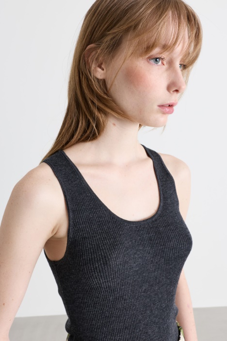 Top in filato di pura lana