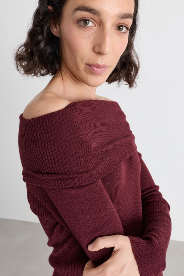 Slim-fit cowl neck jumper - BORDEAUX - Intrend - 3