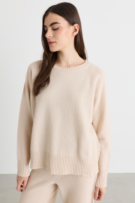 Boxy jumper with raglan sleeves - Intrend