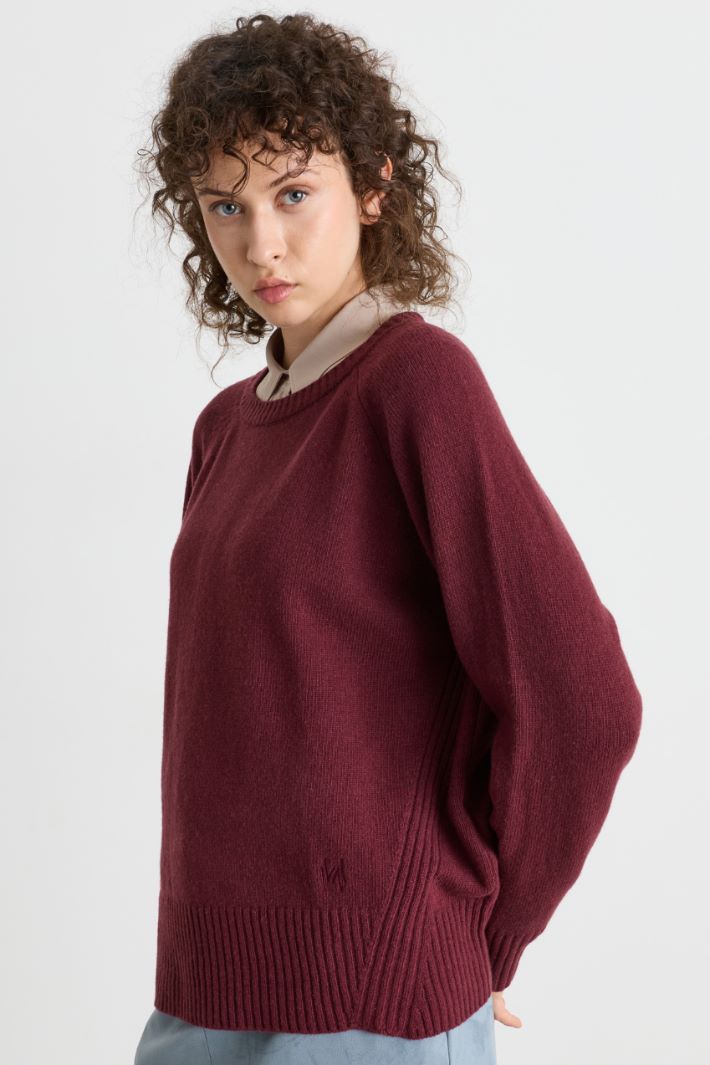 Boxy jumper with raglan sleeves - BORDEAUX - Intrend - 2