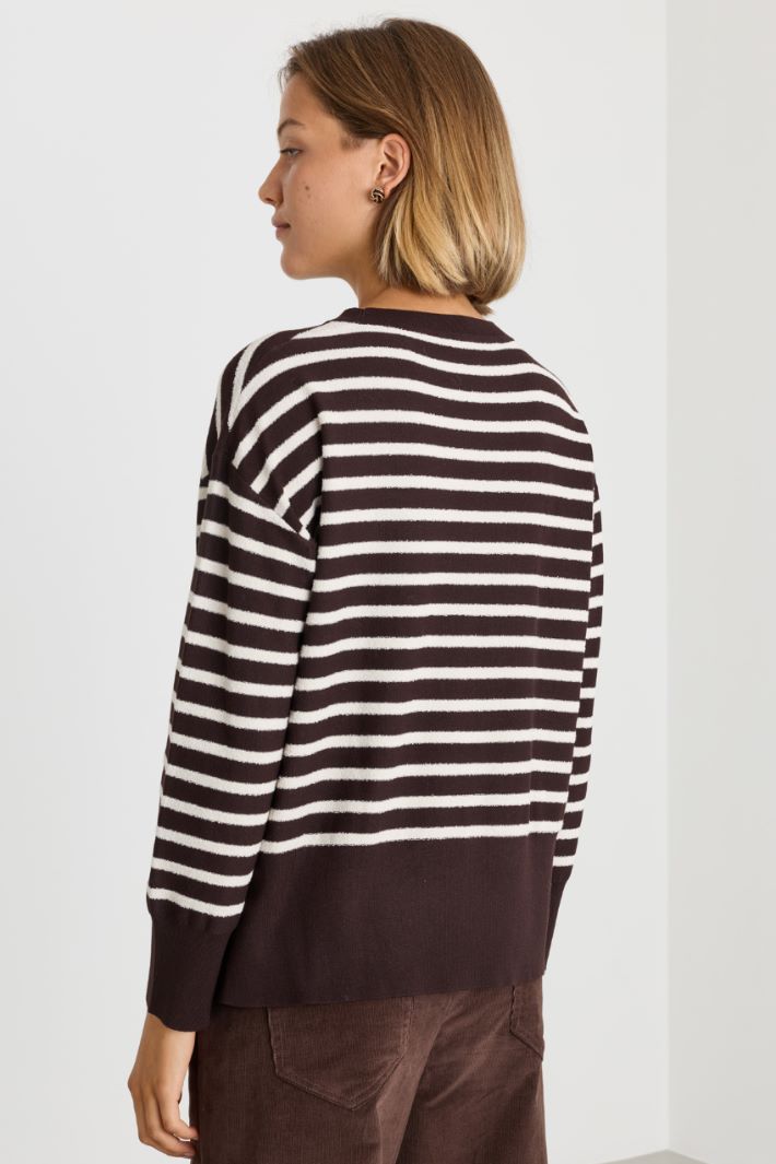 Gestreifter Bouclé-Pullover - BRAUN - Intrend - 4