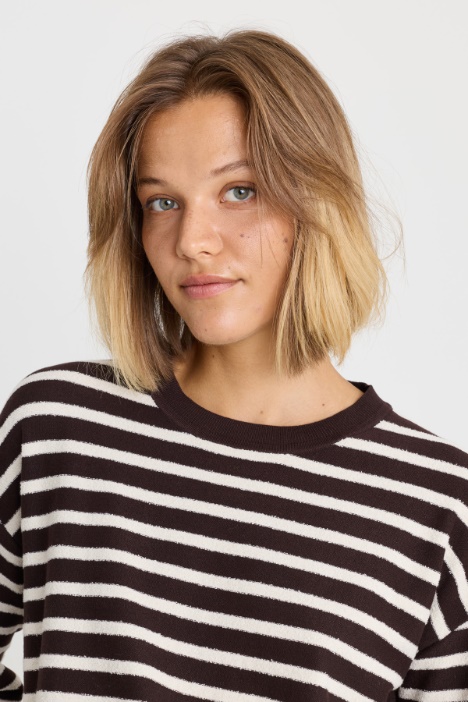 Maglia con righe bouclé
