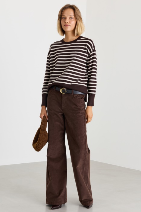Gestreifter Bouclé-Pullover - Intrend