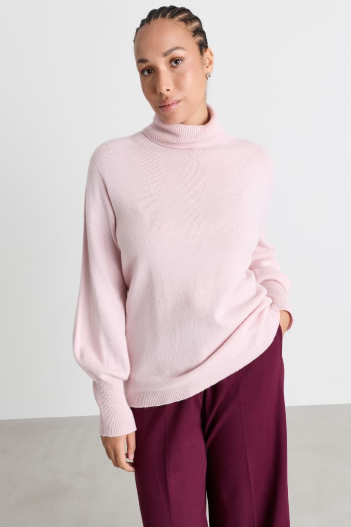 Schmal geschnittener Rollkragenpullover - ROSA - Intrend - 2