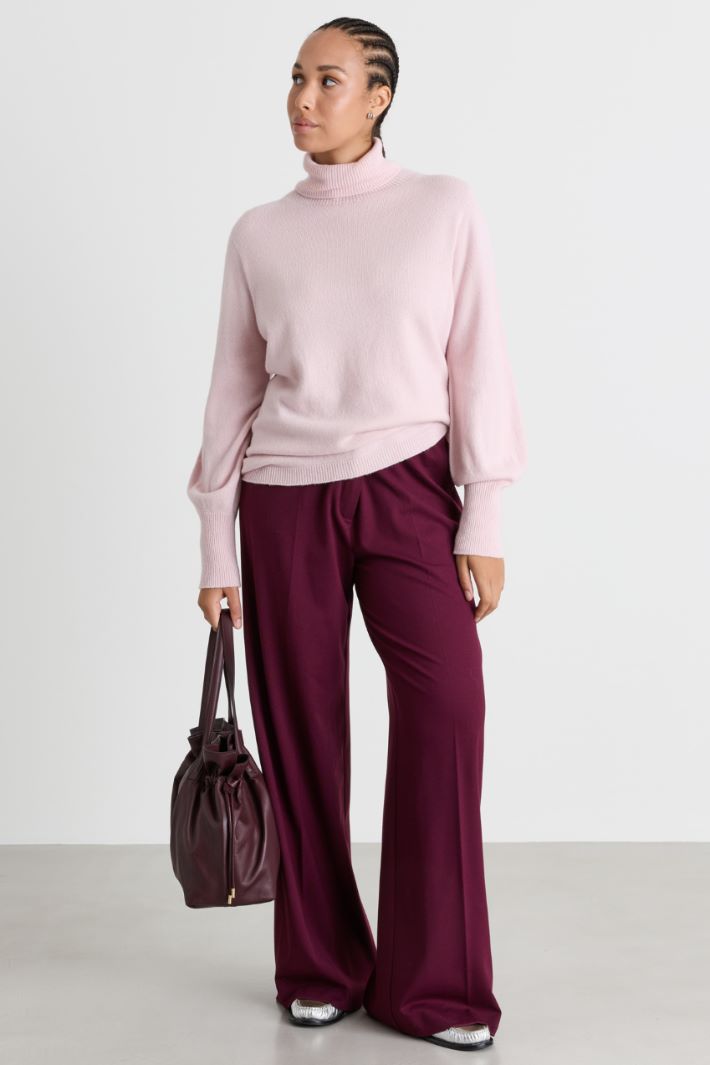 Schmal geschnittener Rollkragenpullover - ROSA - Intrend