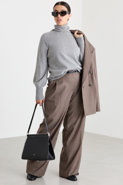Schmal geschnittener Rollkragenpullover - Intrend