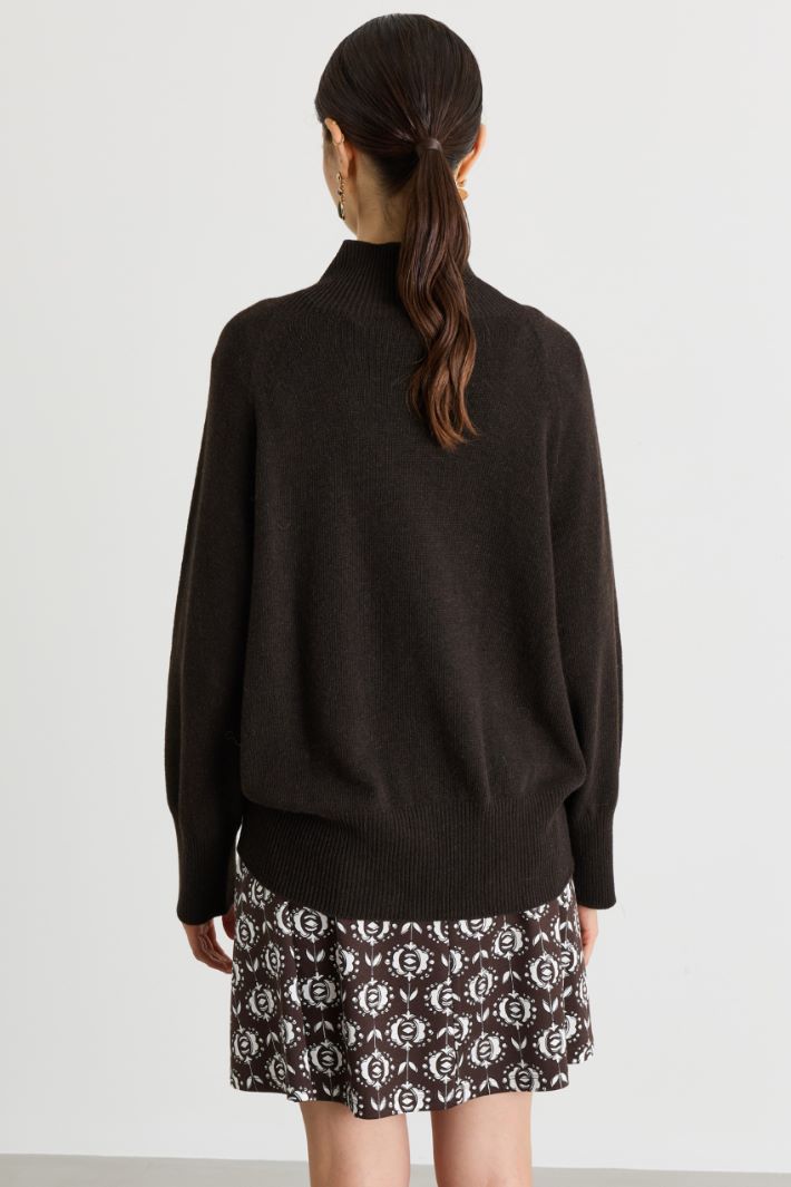 Oversized roll-neck jumper - BROWN - Intrend - 4