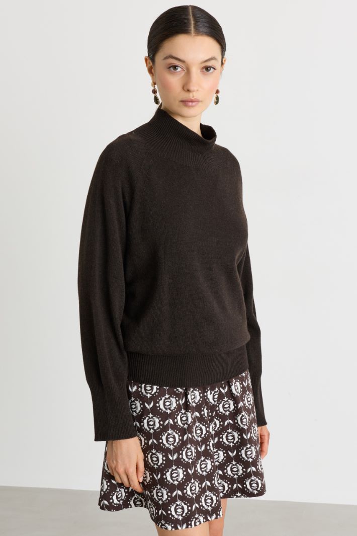 Oversized roll-neck jumper - BROWN - Intrend - 2