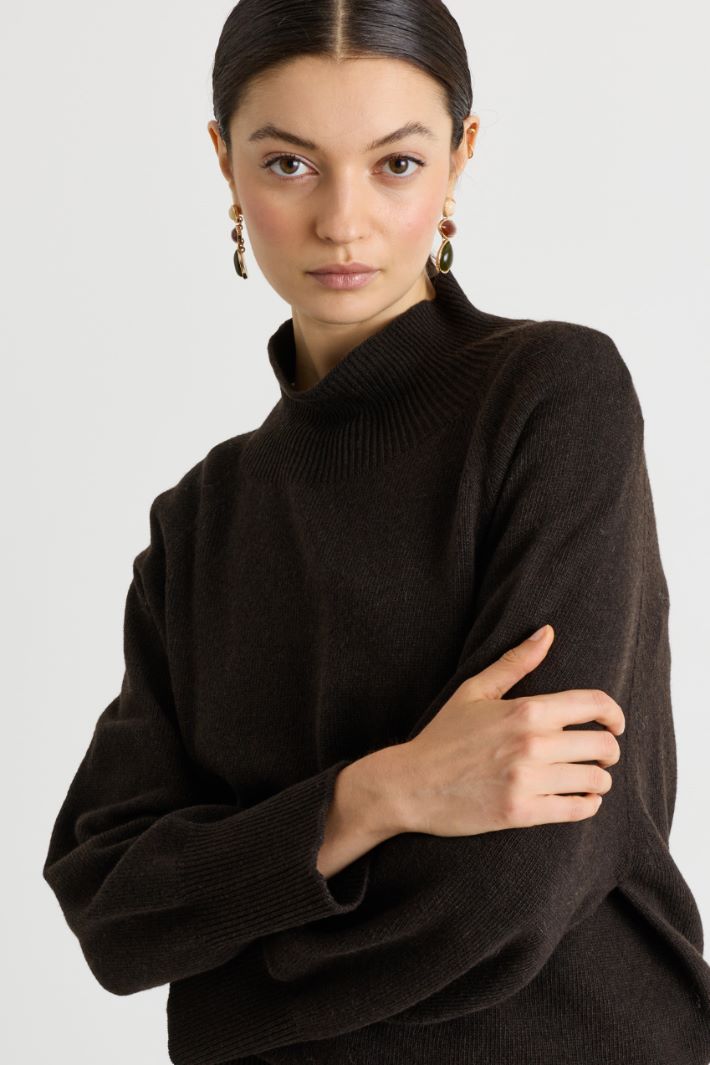 Oversized roll-neck jumper - BROWN - Intrend - 3