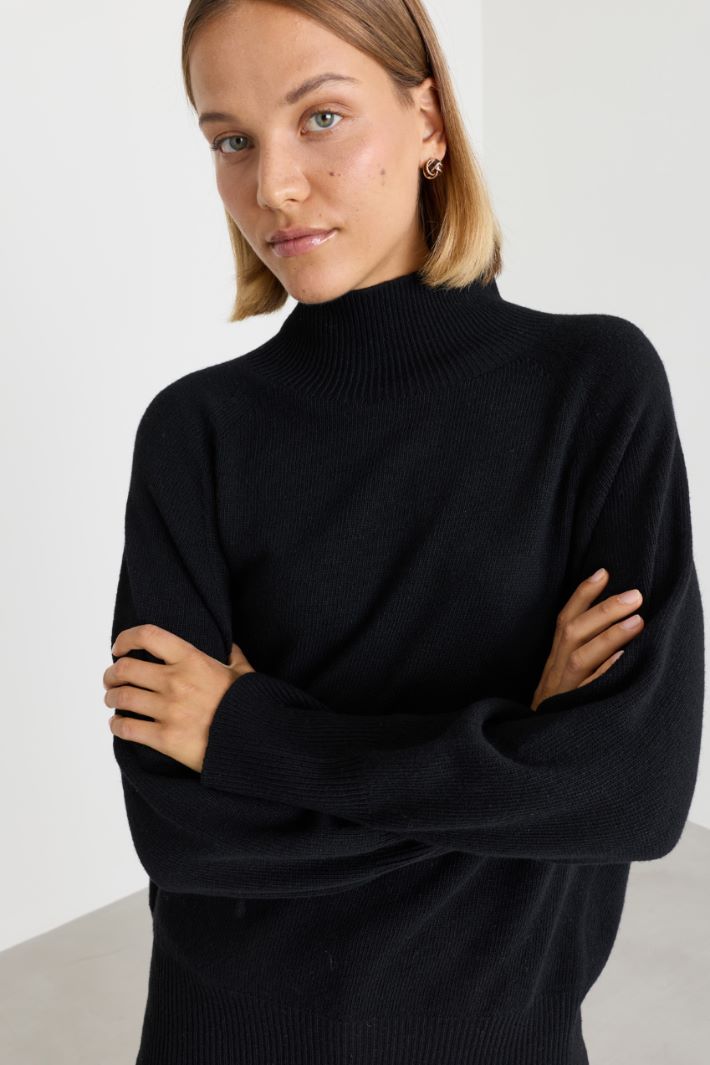 Maglia dolcevita oversize - NERO - Intrend - 3