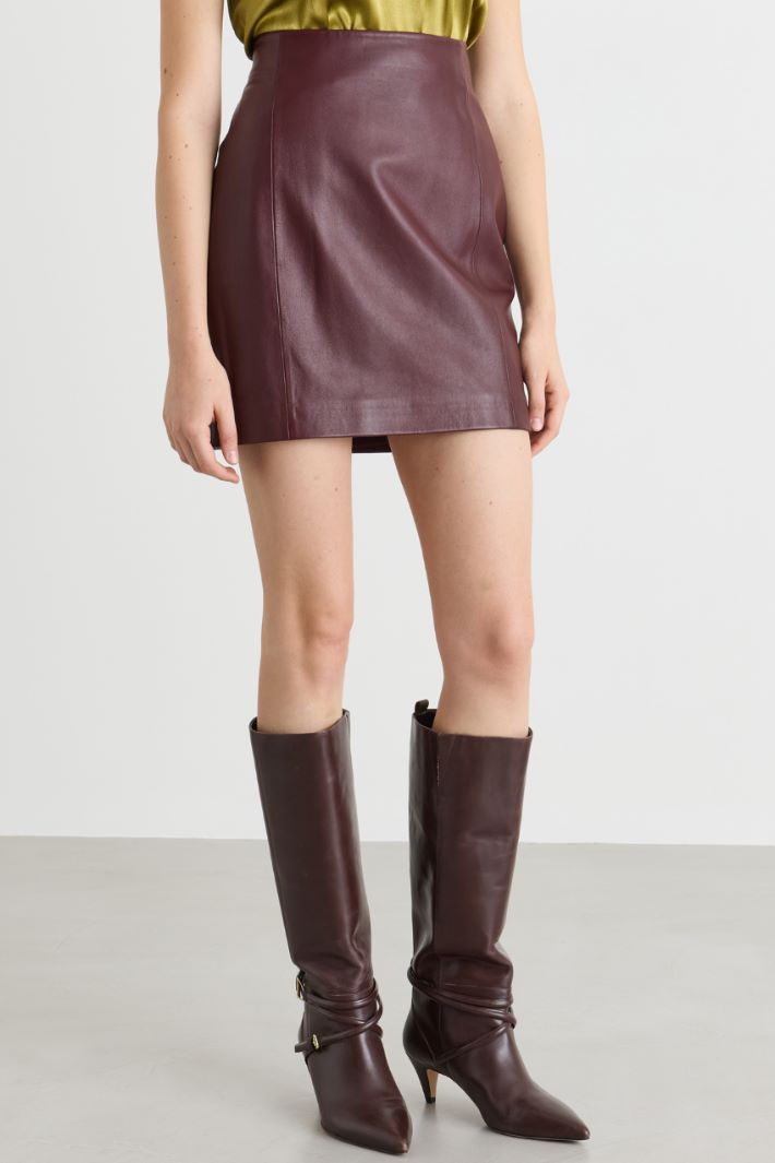 Leather mini skirt - BORDEAUX - Intrend - 2