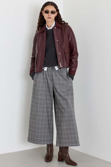 Chaqueta de piel con botones ocultos - Intrend