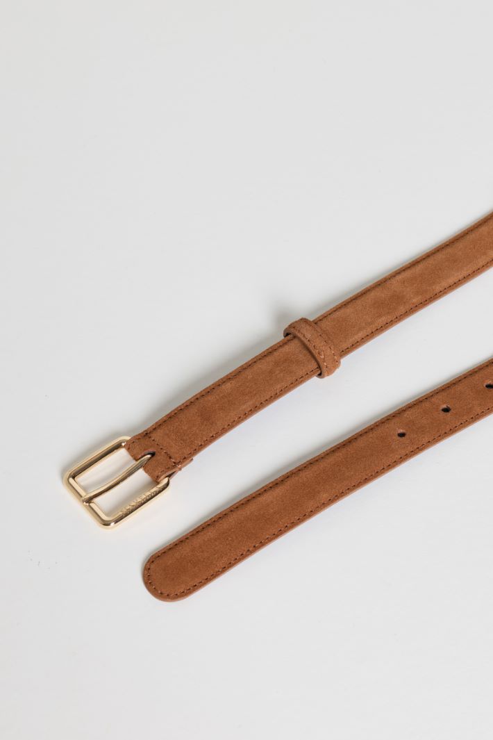 Schmaler Gürtel aus Veloursleder - BRAUN - Intrend - 2