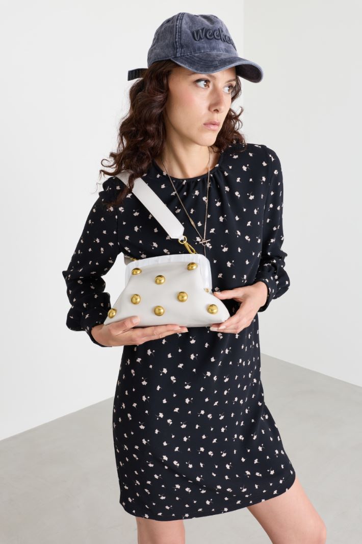 Leather Clutch with Large Metallic Boules - WHITE - Intrend - 5