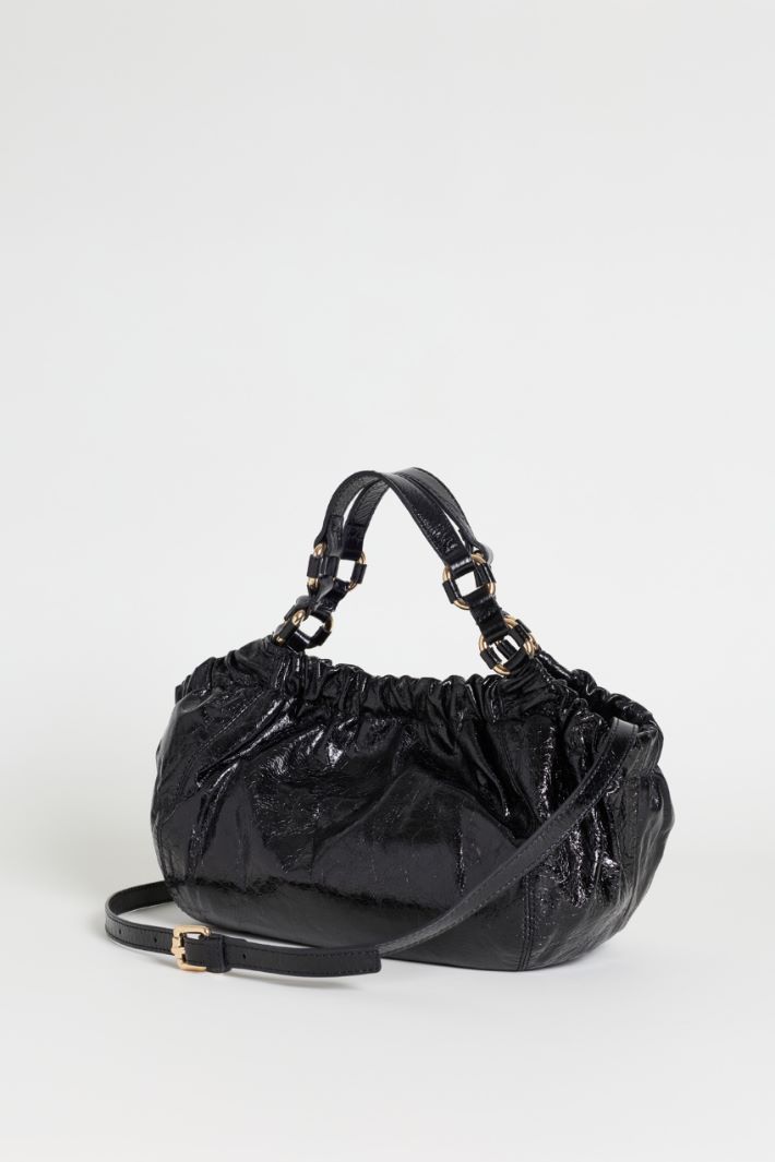 Ruched polished leather bag - BLACK - Intrend - 2