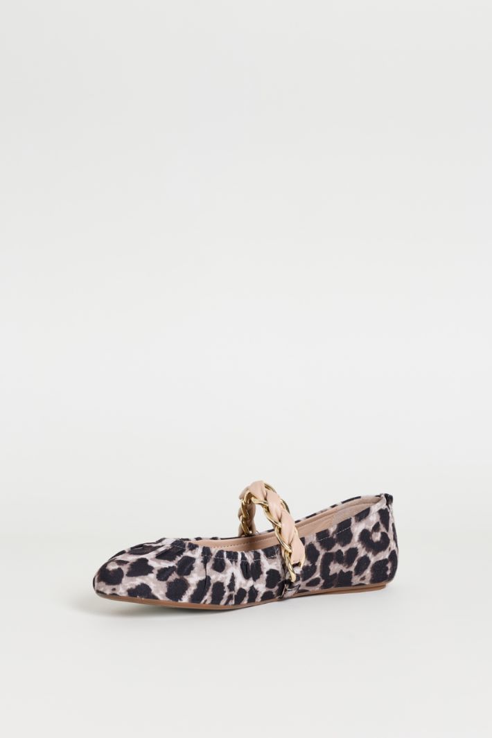 Animal-print ballet pumps with chain strap - ANIMAL - Intrend - 3
