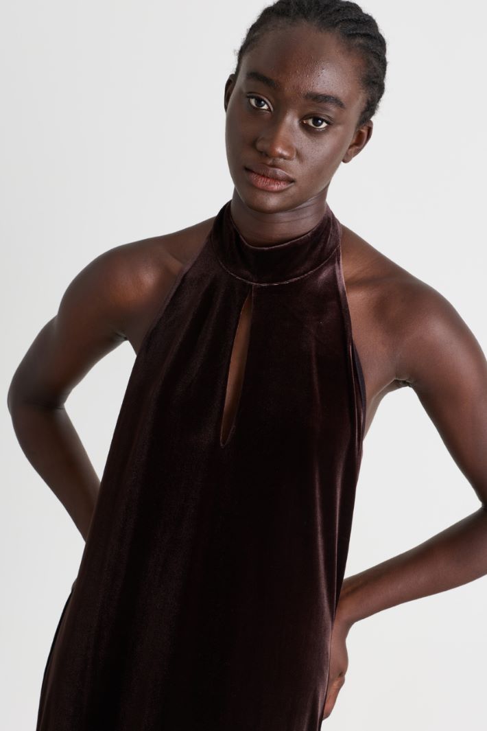 Sleeveless velvet dress - BROWN - Intrend - 3