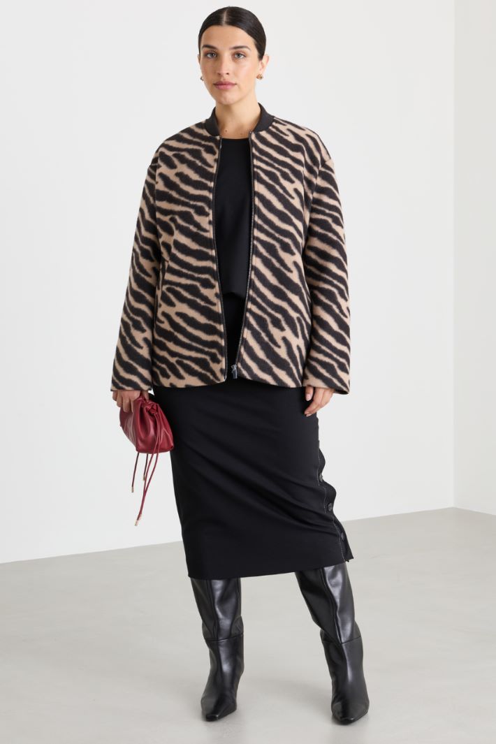 Pencil skirt with slit - BLACK - Intrend